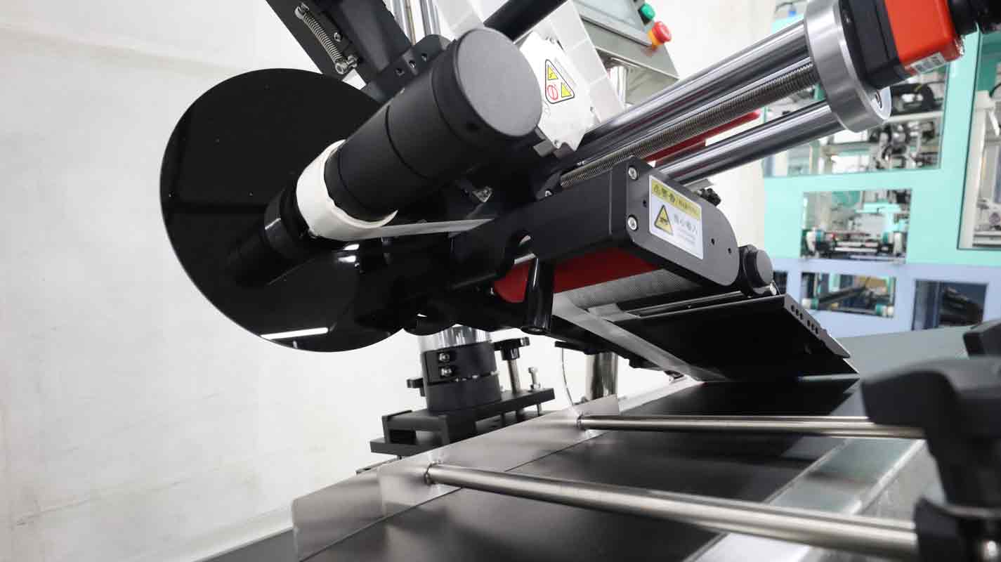 物流包裹面單貼標(biāo)機:自動分頁,高效精準省人工