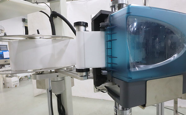 即時打印貼標機,打印貼標機設備,貼標機廠家,高臻智能