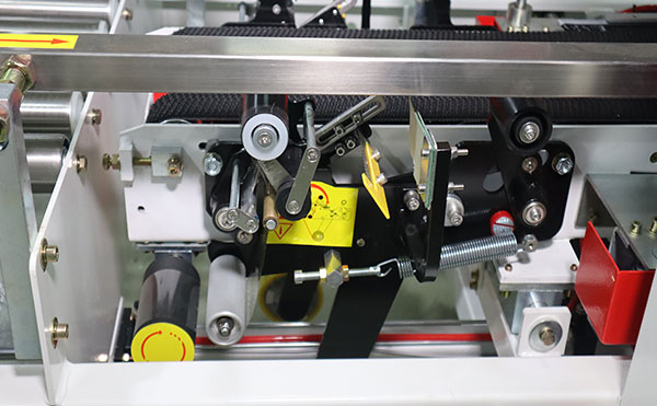 自動(dòng)折蓋封箱機(jī),折蓋封箱機(jī)設(shè)備,封箱機(jī)