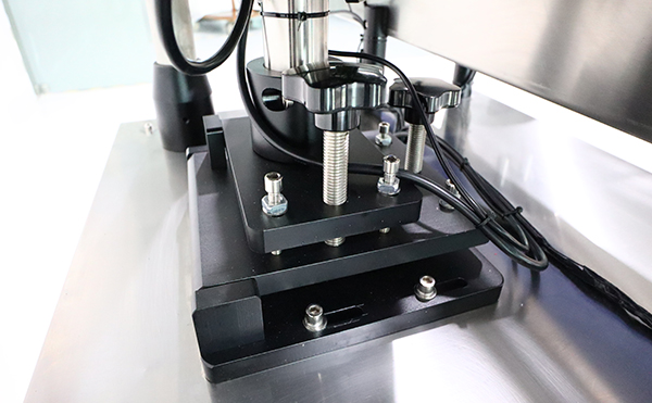 全自動臥式圓瓶貼標機,臥式圓瓶貼標機,圓瓶貼標機